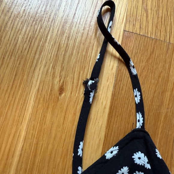 Forever 21 Black and White Floral Dress - Picture 4 of 4